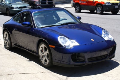 2003 Porsche Carrera 4S .