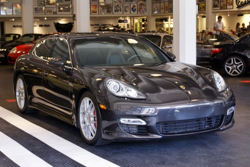 2010 Porsche Panamera Turbo .