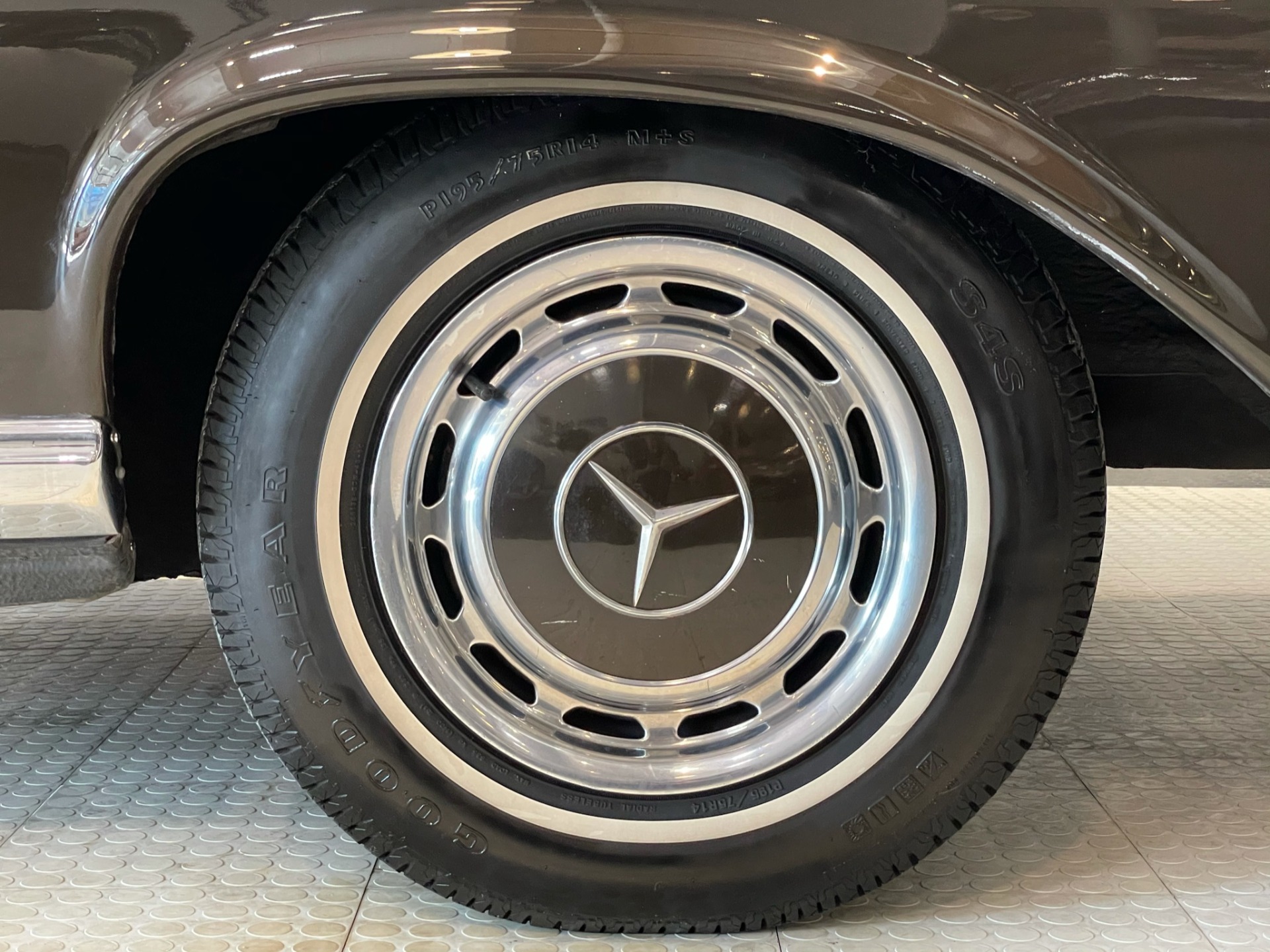 Used 1971 Mercedes-Benz 280SE 3.5 | St. Petersburg, FL